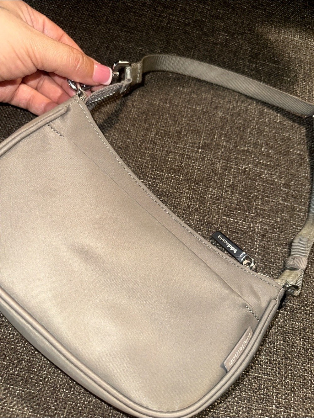 lululemon athletica Small Shoulder Bag in Light Gray - Picture 4 of 5